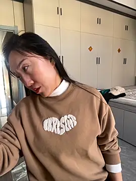 Snapshot of xiaomei-11 chatting on 10.26.25 xiaomei-11 online show from 10.26.25