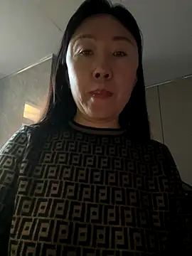 Snapshot of xiaomei-11 chatting on 10.30.25 xiaomei-11 online show from 10.30.25