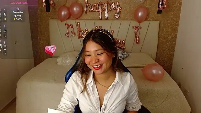 little annee online show from 09.27.25