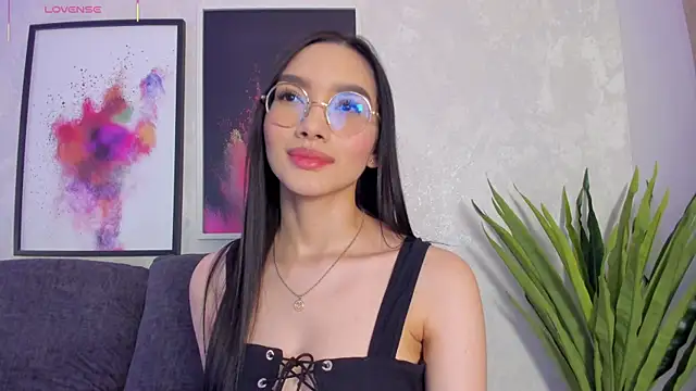 Snapshot of Keira_Corleone chatting on 11.17.25 Keira Corleone online show from 11.17.25