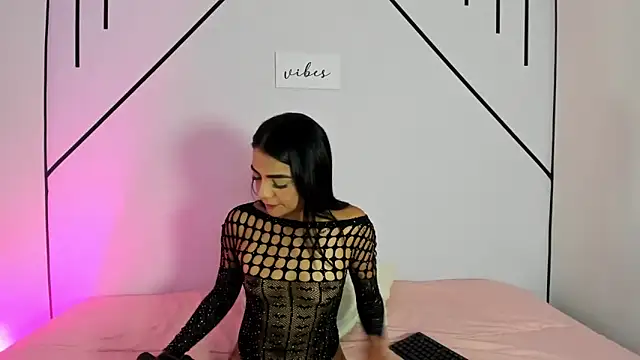 Snapshot of MiahCornell_ chatting on 10.01.25 MiahCornell online show from 10.01.25