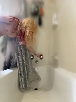 SeccySerena online show from 04.12.26