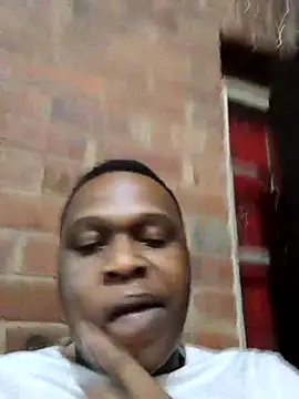 Moet Chandon online show from 11.02.25