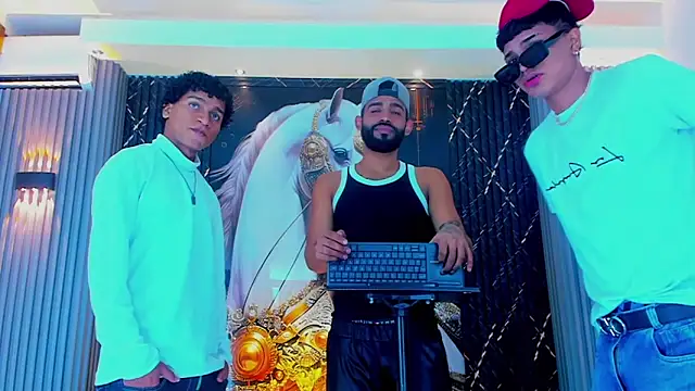 Dominic Max  online show from 09.21.25