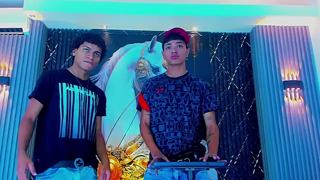 Dominic Max  online show from 09.22.25