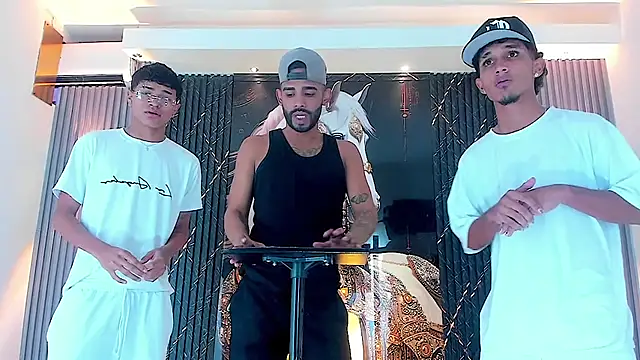 Dominic Max  online show from 10.26.25