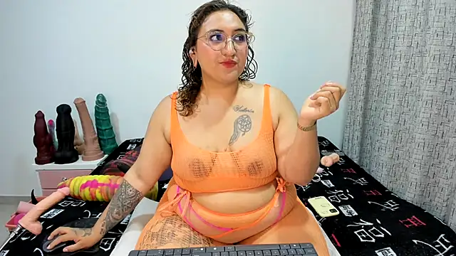 Snapshot of charlloteevans_X chatting on 06.10.26 charlloteevans X online show from 06.10.26