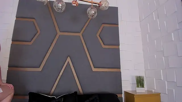 MeganHoffmaan online show from 09.20.25