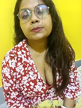 Snapshot of Naughty-Chaaya chatting on 09.13.25 Naughty-Chaaya online show from 09.13.25