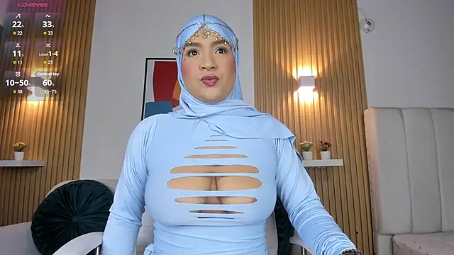 Snapshot of alma_avad chatting on 10.02.25 alma avad online show from 10.02.25