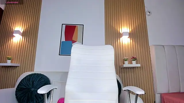 Snapshot of alma_avad chatting on 11.09.25 alma avad online show from 11.09.25