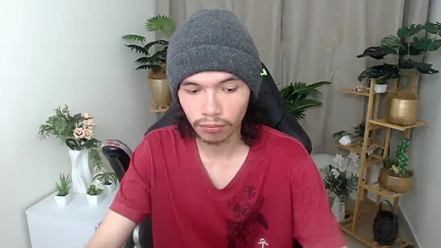 Snapshot of Xoxo_Smiles chatting on 12.14.25 Xoxo Smiles online show from 12.14.25