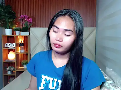 Snapshot of sluttyprincess0 chatting on 10.02.25 sluttyprincess0 online show from 10.02.25