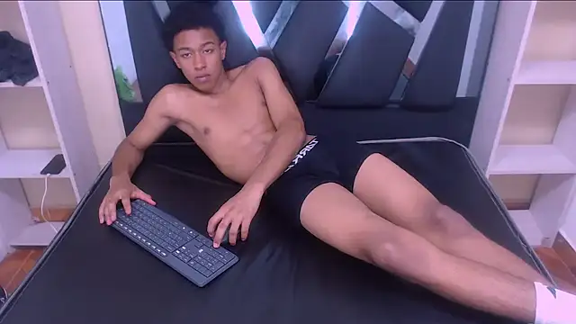 Rocco Grey online show from 09.15.25