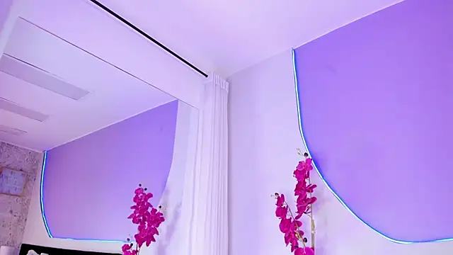  HAANNAH  online show from 09.25.25