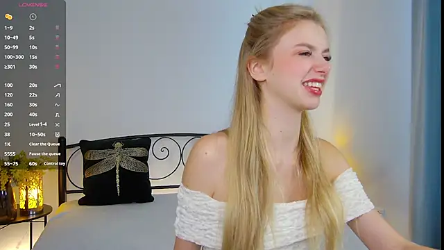 KelsiWest online show from 09.20.25