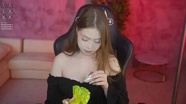 Esmie Smile online show from 06.17.26