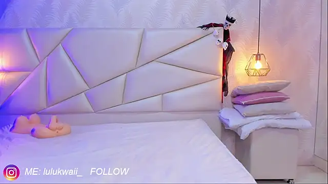 lulukawai16 online show from 10.16.25