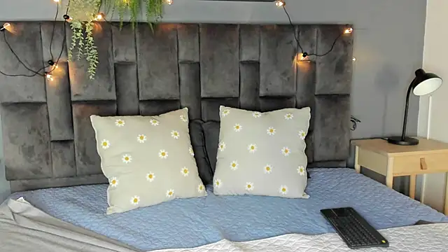 RiriiBrunette   online show from 09.22.25