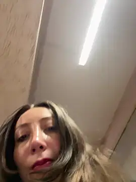 HellaryTourent online show from 02.17.26