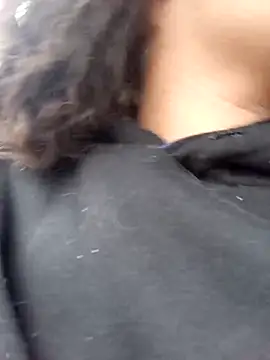 mia blue01 online show from 09.26.25