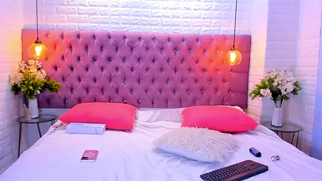 amber sparkle online show from 09.18.25