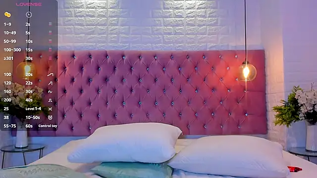 amber sparkle online show from 11.26.25