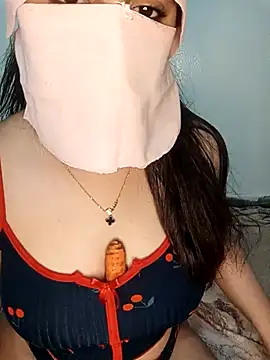 Snapshot of Queen-15 chatting on 10.13.25 Queen-15 online show from 10.13.25