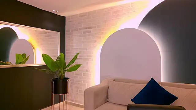 AgathaKondo  online show from 11.12.25