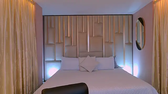 AgathaKondo  online show from 12.21.25