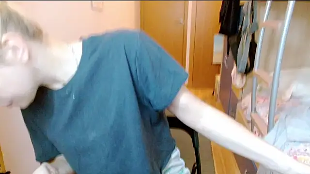 Snapshot of SatinQueen90 chatting on 11.18.25 SatinQueen90 online show from 11.18.25