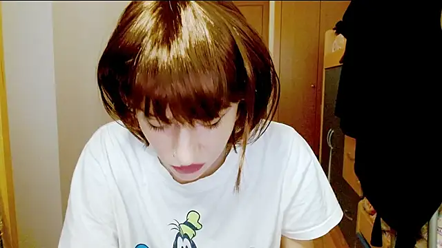 Snapshot of SatinQueen90 chatting on 11.26.25 SatinQueen90 online show from 11.26.25