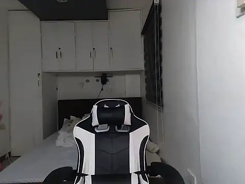 Snapshot of eattmebabyy chatting on 03.01.26 eattmebabyy online show from 03.01.26