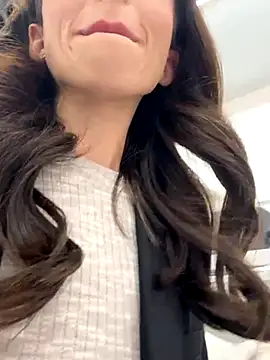 Yesmoree online show from 09.19.25