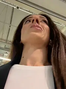 Yesmoree online show from 09.26.25