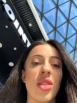 Yesmoree online show from 10.10.25