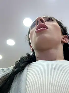 Yesmoree online show from 10.27.25