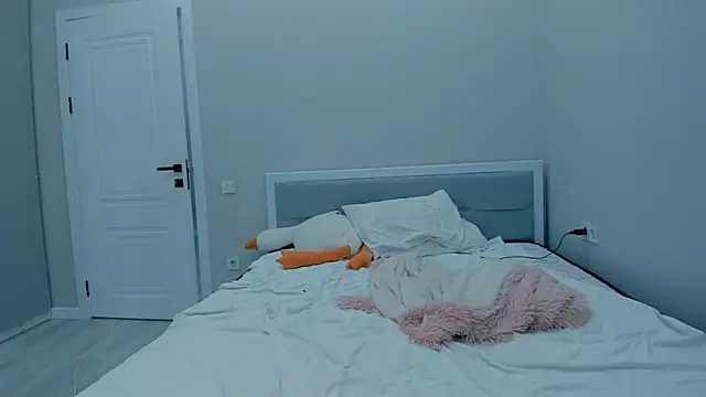 yuna loon online show from 10.03.25