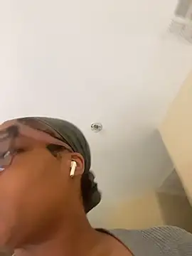 caramel  cremes online show from 11.05.25