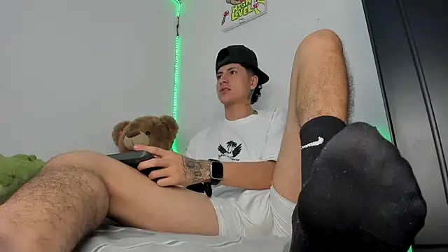 Mateo Escobar online show from 12.16.25