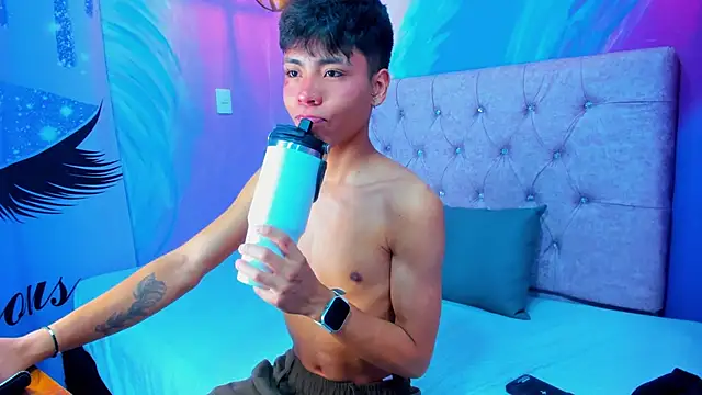 MaxiWildd online show from 04.13.26