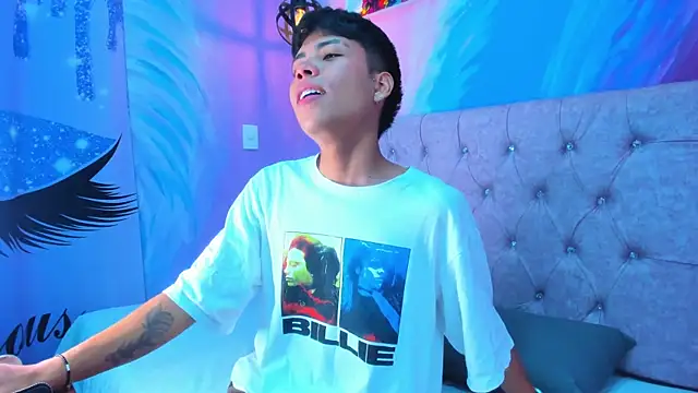 MaxiWildd online show from 04.14.26