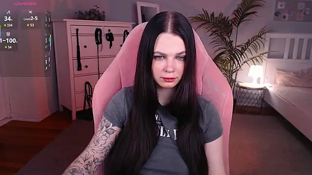 Snapshot of Michela_Fruet chatting on 10.22.25 Michela Fruet online show from 10.22.25