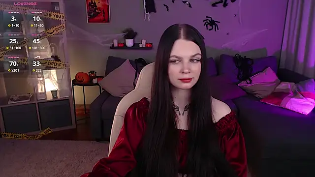 Snapshot of Michela_Fruet chatting on 10.27.25 Michela Fruet online show from 10.27.25