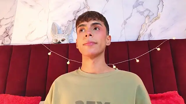 Snapshot of PrincePoppy chatting on 09.29.25 PrincePoppy online show from 09.29.25