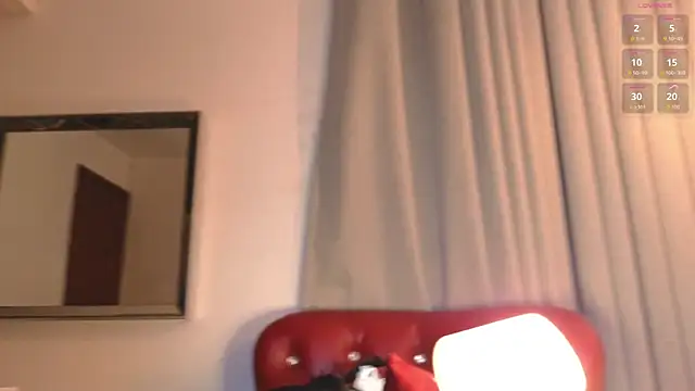 Snapshot of PrincePoppy chatting on 10.09.25 PrincePoppy online show from 10.09.25