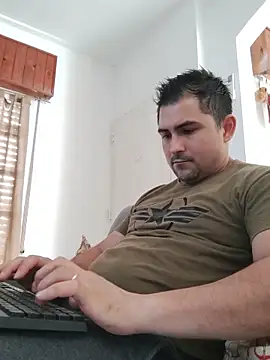 Snapshot of Bradd_32 chatting on 05.16.26 Bradd 32 online show from 05.16.26