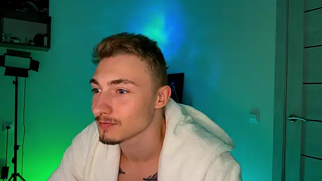 Artur  Skott online show from 10.16.25