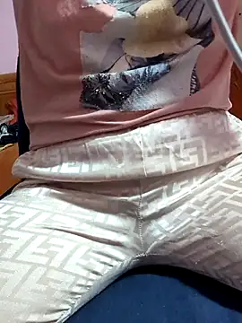 Snapshot of opna8 chatting on 02.16.26 opna8 online show from 02.16.26