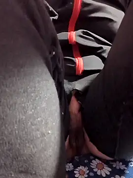 Snapshot of opna8 chatting on 02.20.26 opna8 online show from 02.20.26